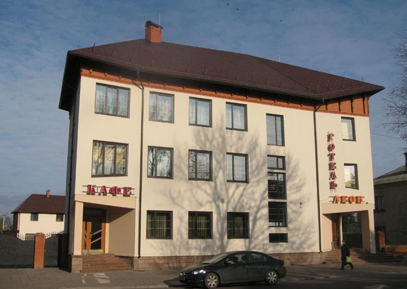 Готель Леон Novohrad-Volynskyy Ngoại thất bức ảnh